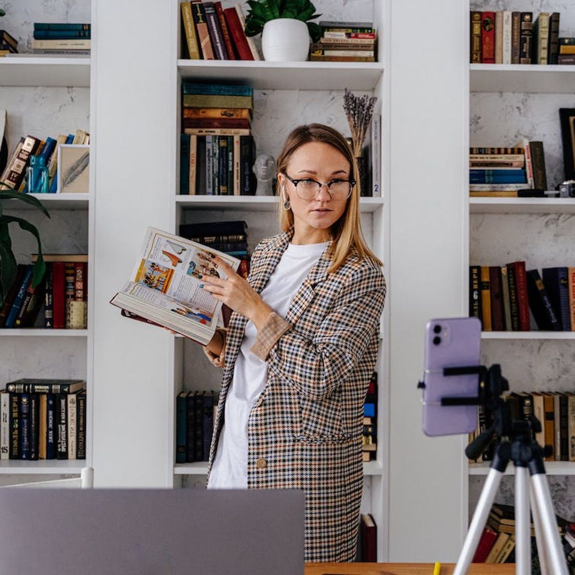 Translate Vimeo Video Library