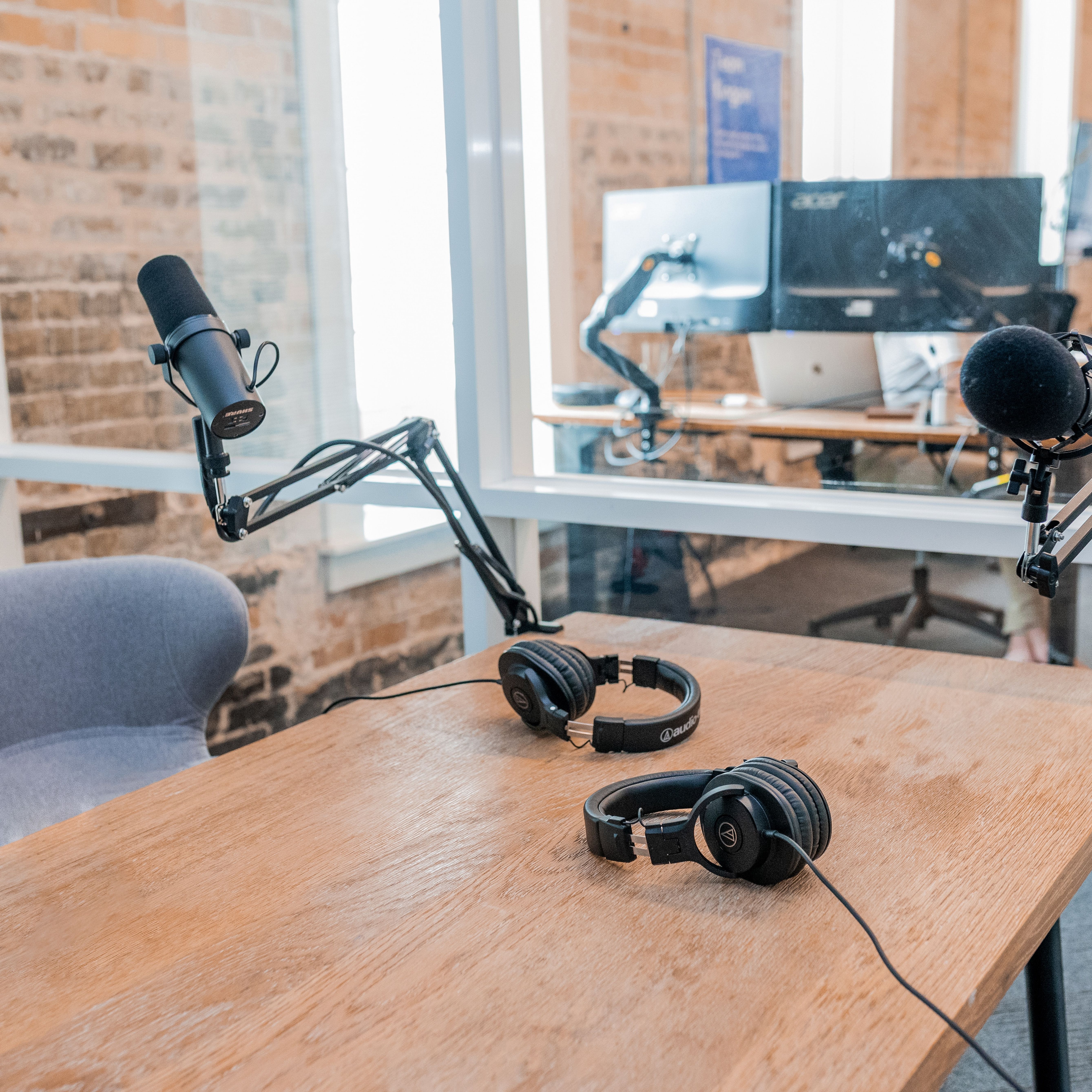 How to Start a Successful Podcast: A Complete Guide