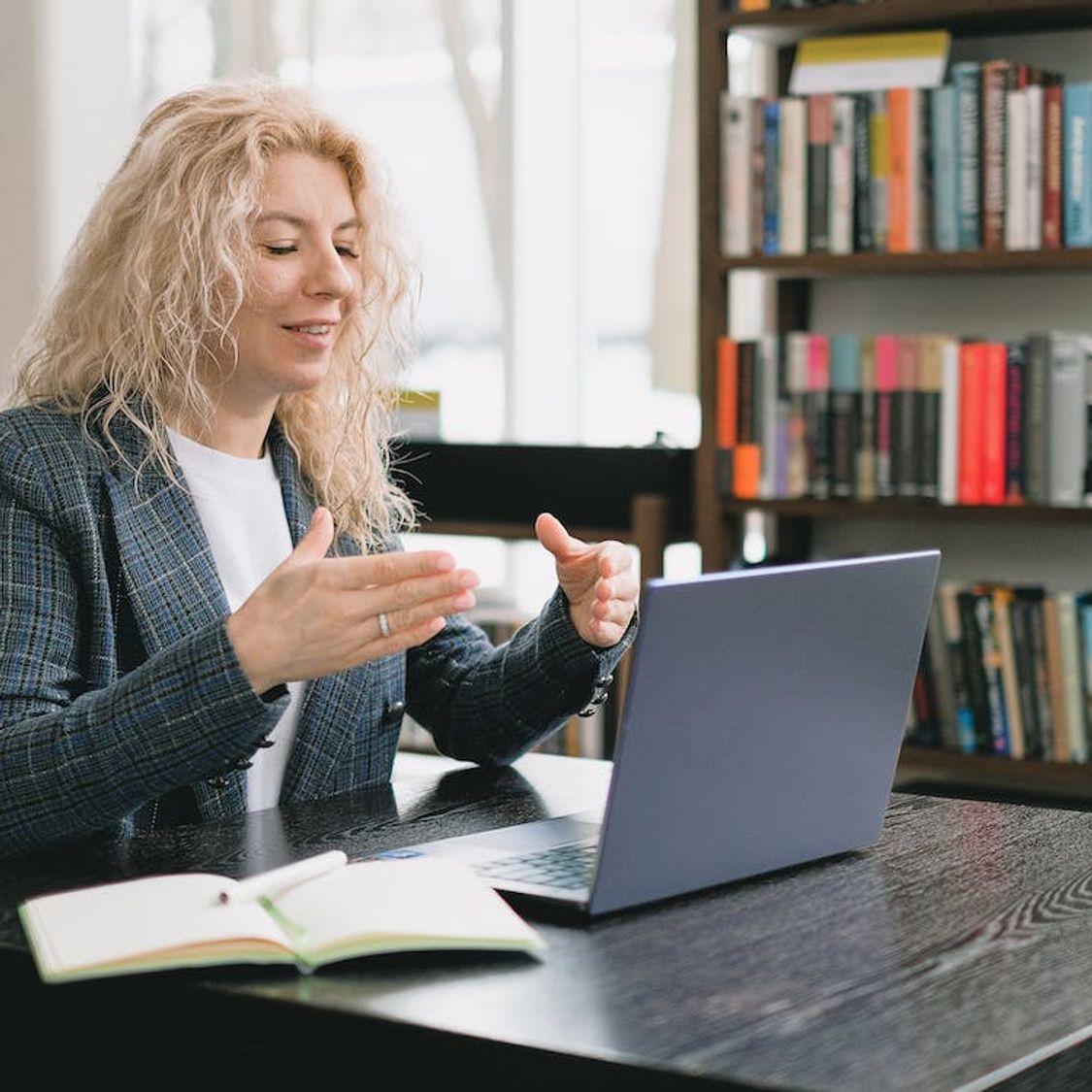 Can Zoom translate in real time?