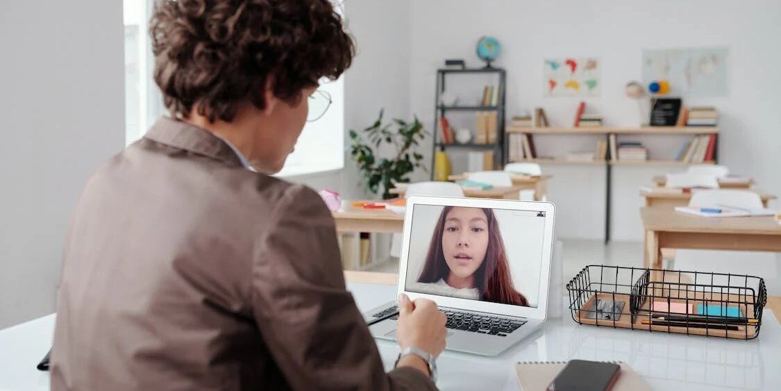 How To Use Subtitles In Zoom Rooms