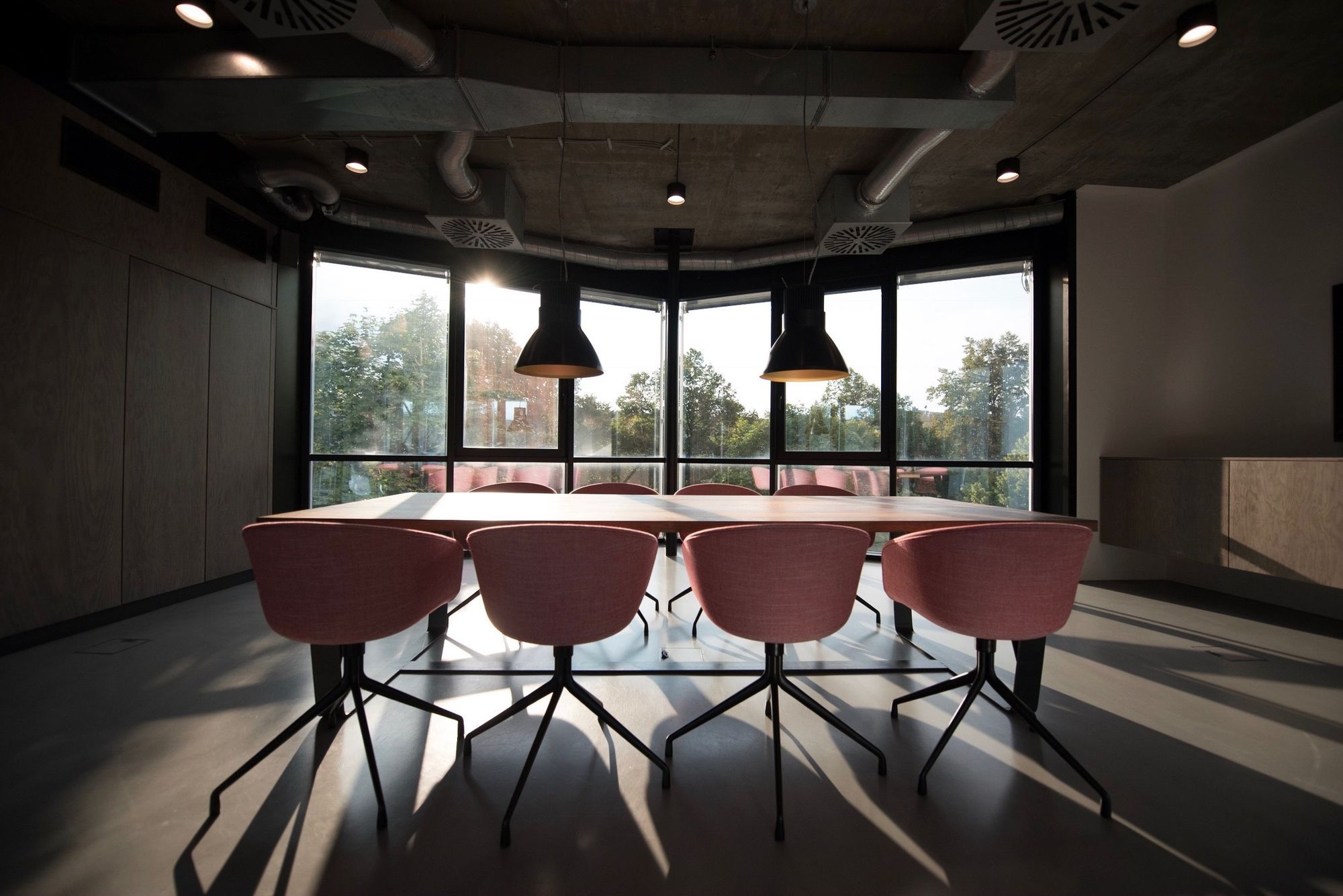 Create Meeting Minutes Accurately and Quickly